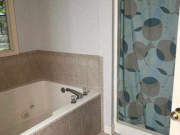 3rd image of 346 Raven Rd