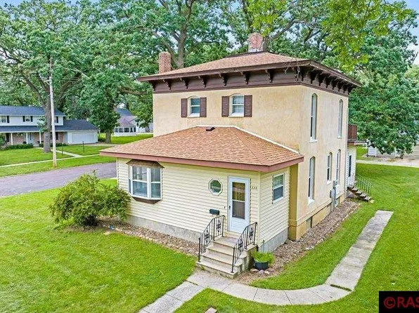 228 W 4th St, Blue Earth, MN 56013