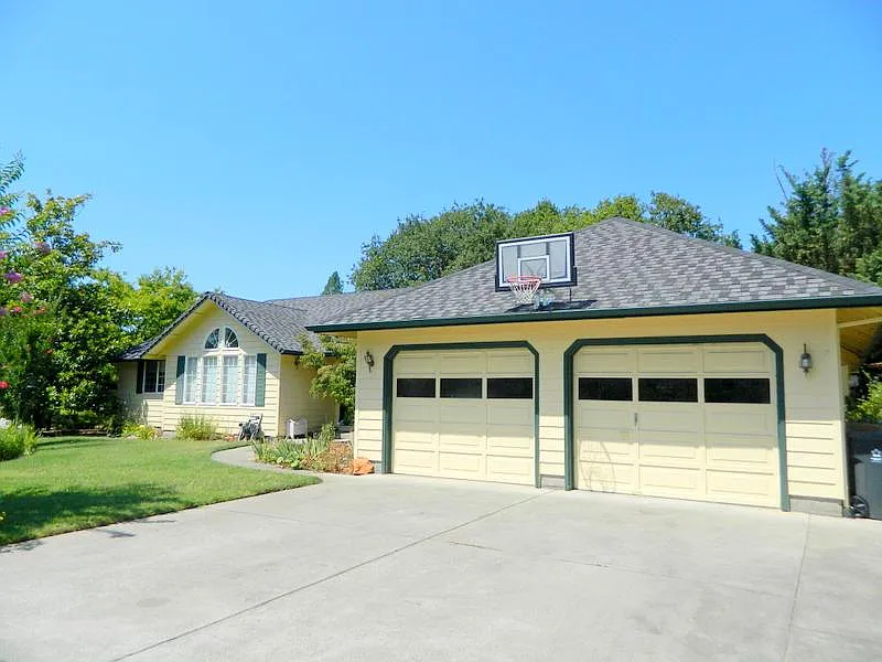274 Shetland Dr photo 1