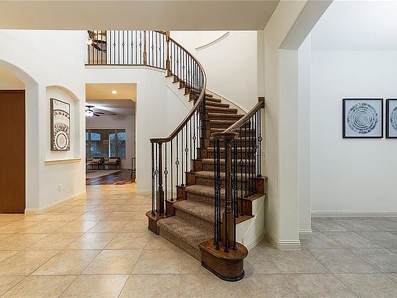 4th image of 2717 Diego Dr