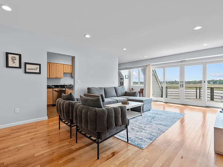 733 Popes Island Rd #733 — Photo 3