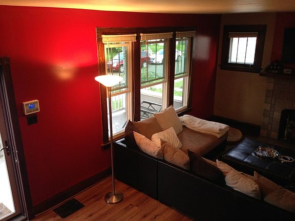 Front living room (day)