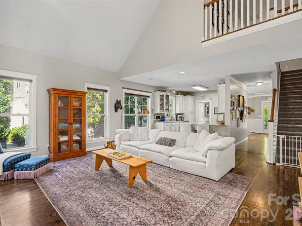 5809 Mantario Dr, Charlotte, NC 28269
