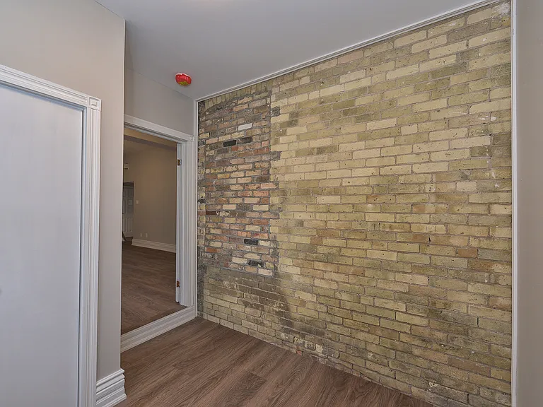 32 Cartwright St — Photo 16