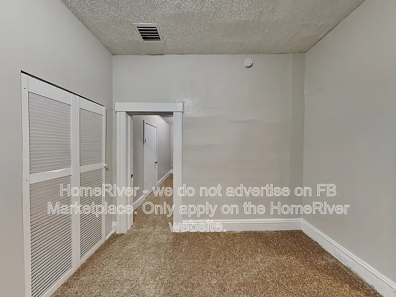 3 bed, 1.0 bath, 887 sqft, $1,195 — Photo 2