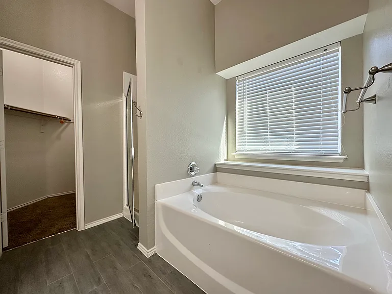 6920 Misty Meadow Ln — Photo 8
