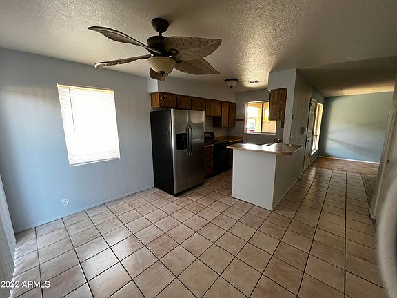 2nd image of 409 W Yukon Dr Unit 5