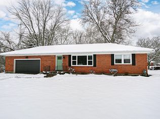 916 Wellington Dr, Springfield, OH 45506