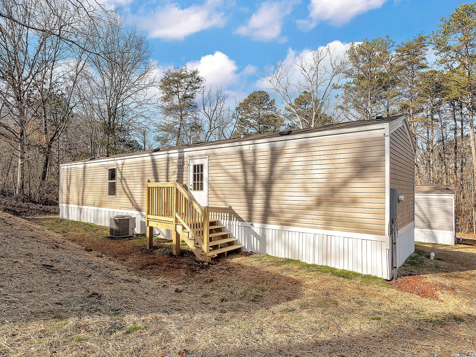 2 bed, $950 — Photo 1