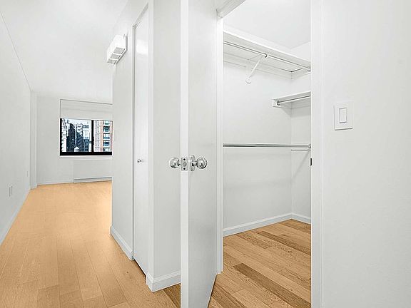 4th image of 1 Union Sq S APT 21K