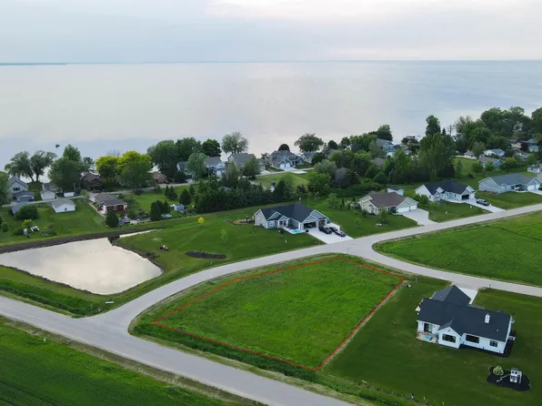 Fishermans Rd, Fond Du Lac, WI 54937