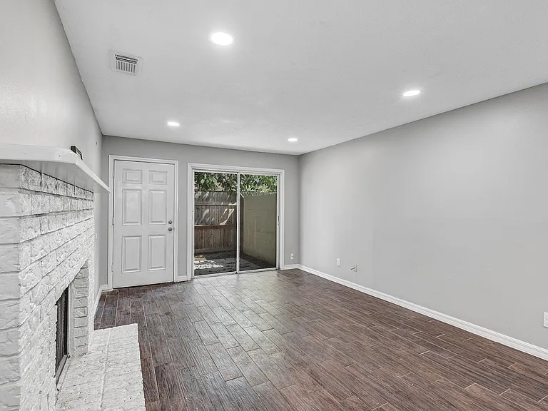 3990 SE 17th Ct — Photo 9