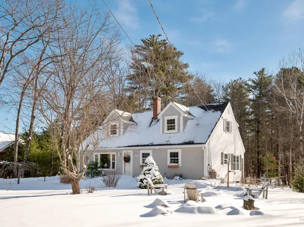 119 Clay Hill Rd, Cape Neddick, ME 03902
