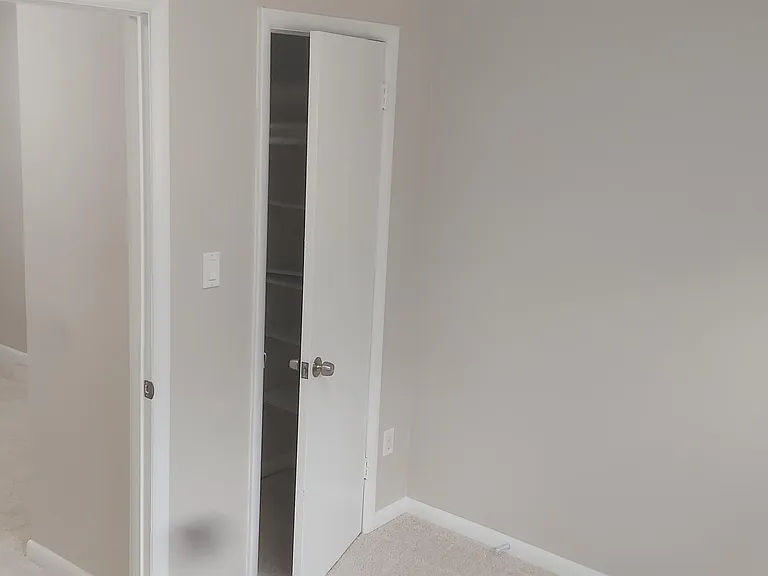 9820 Inglemere Dr — Photo 15