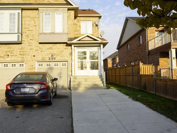 858 Bethany Cres, Mississauga, ON L5V 3B9