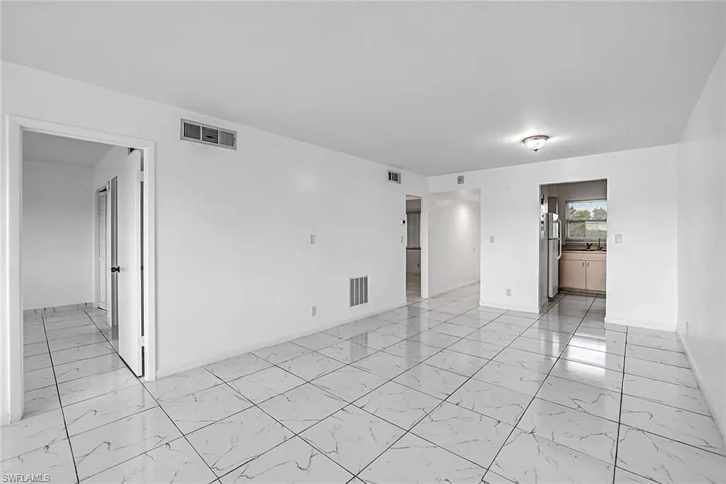 2 bed, 2.0 bath, 900 sqft, $1,600 — Photo 4