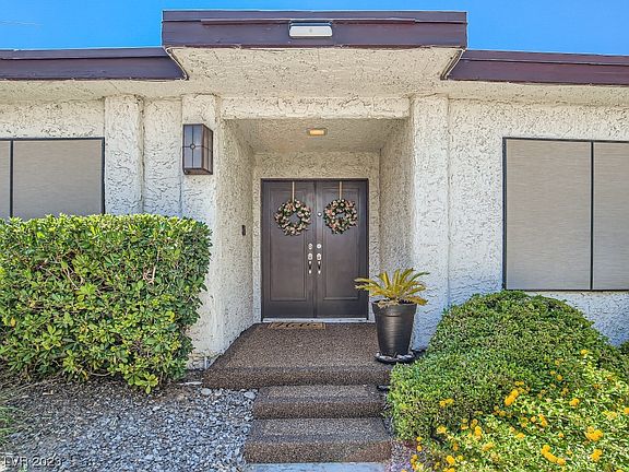 3rd image of 2740 San Lago Ct