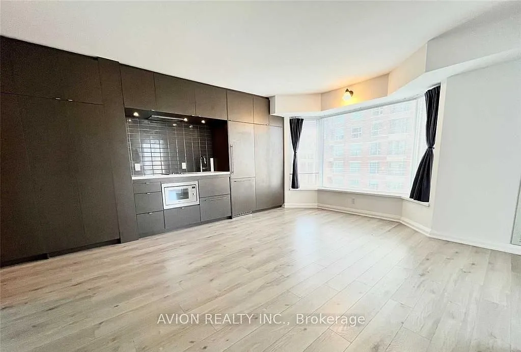 Building Photo - 155 Yorkville Ave #1217