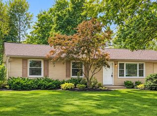 1220 Highland Terrace Dr, New Haven, IN 46774