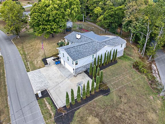 2nd image of 310 Weeping Elm Rd