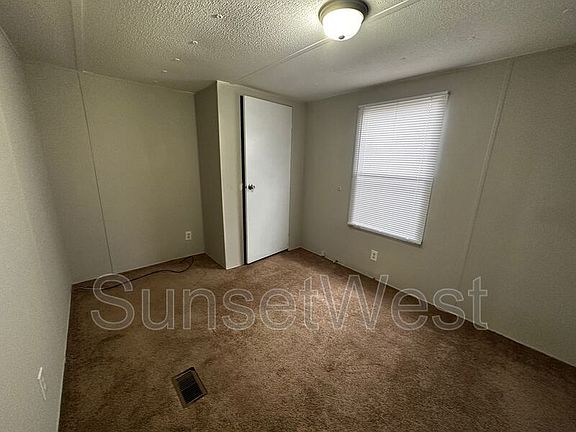 5th image of 301 Sunshine Dr