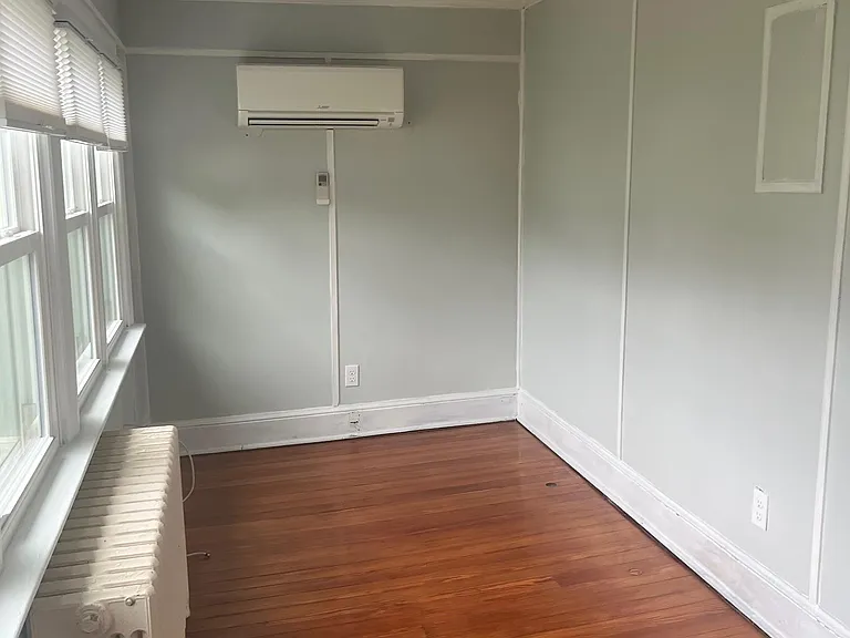903 Monument Ave — Photo 11