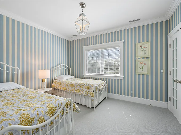 20 Quogo Neck Ln — Photo 14