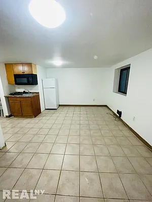 Rented by REAL New York | media 22