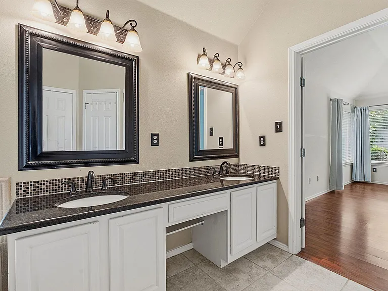 5021 McDade Dr — Photo 35
