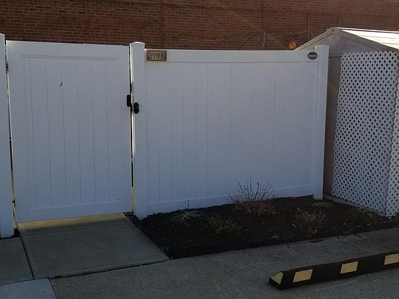 2nd image of 5990 Glenway Dr #B