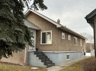 810 17th Ave NW #A, Calgary, AB T2M0N9