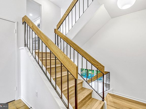 5th image of 3141 Eakin Park Ct