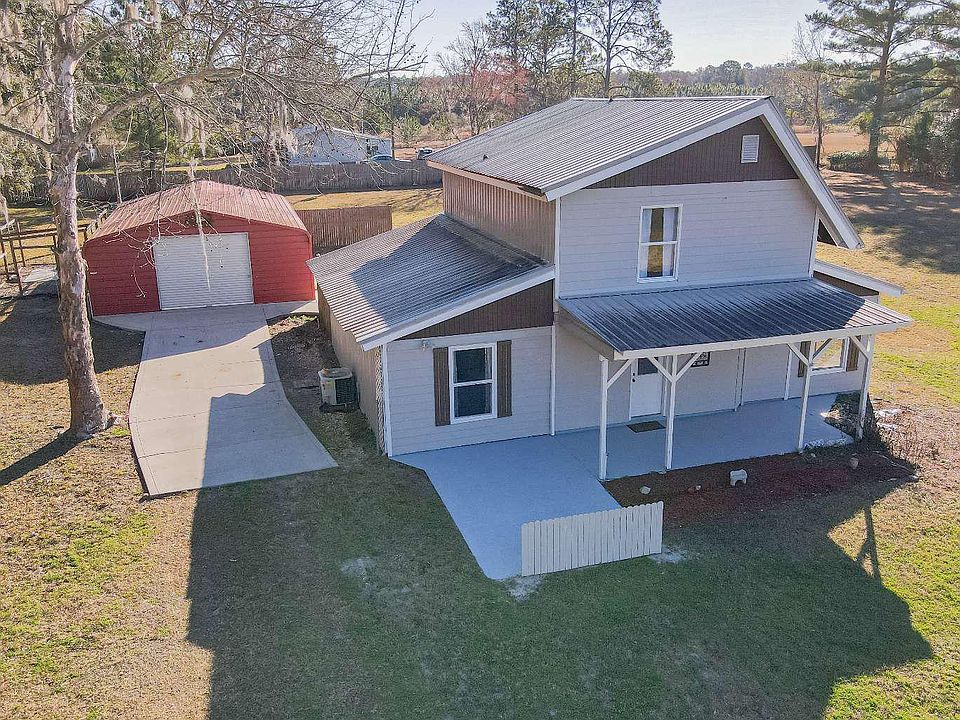 1st image of 243 SE Fox Hall Ct