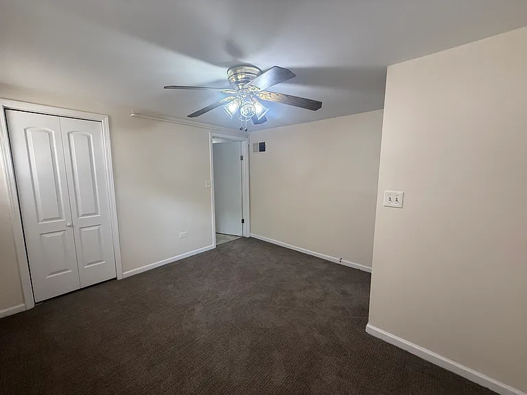 4637 N Melvina Ave #G — Photo 8