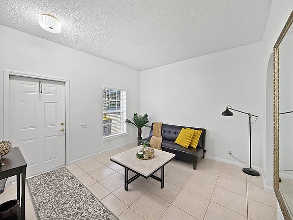 5th image of 4866 SW 32nd Ter