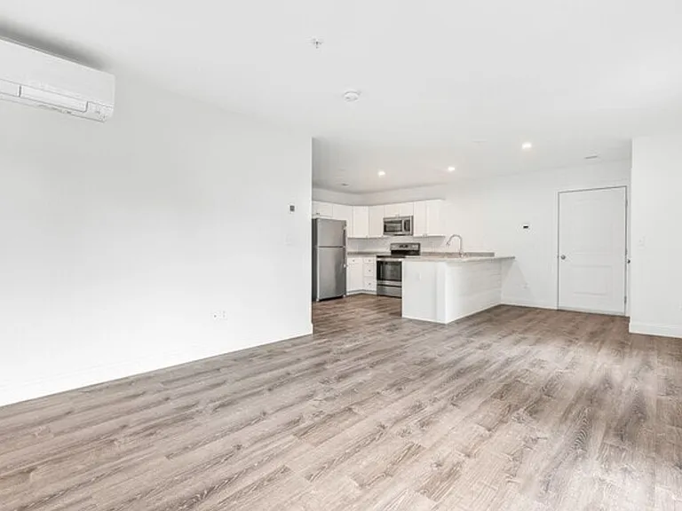 Winchester Woods Apartments — Photo 39