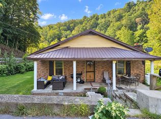 6324 Coal City Rd, Rhodell, WV 25915