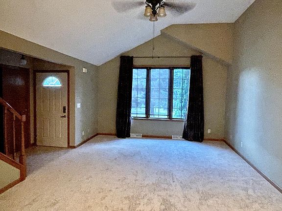 4th image of 257 Somerset Gln
