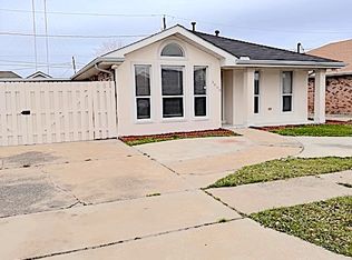 3808 Charles Dr, Chalmette, LA 70043