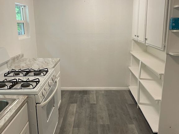 4th image of 4010 Christina Rd
