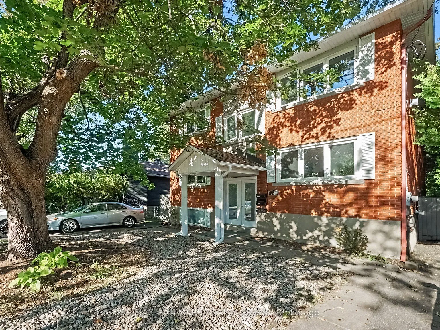 3 bed, $2,850 — Photo 2