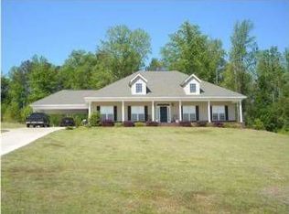 34 Wynridge Ct, Deatsville, AL 36022