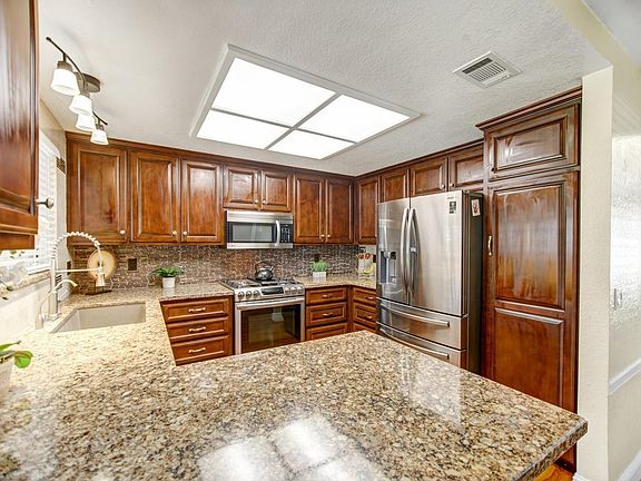 3rd image of 109 Cherri Lynn Ave