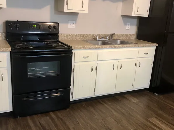 120 Walnut St APT 12, Clarksville, TN 37042