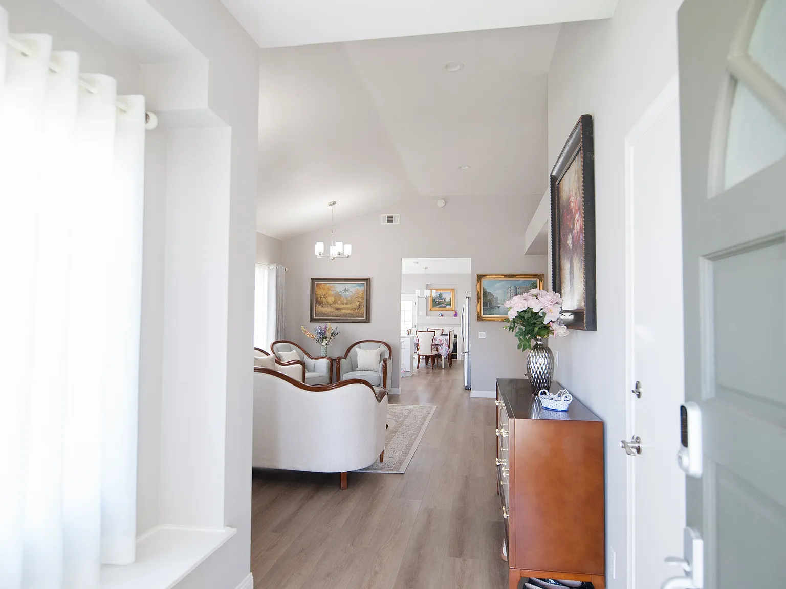 3 bed, 1502 sqft, $4,000 — Photo 2