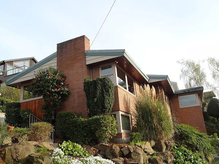 2522 Minor Ave E — Photo 4