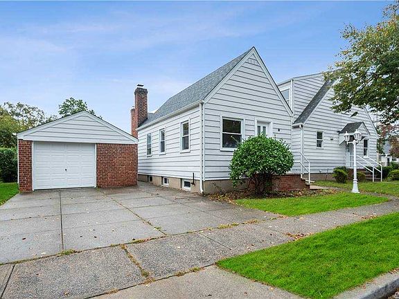 4th image of 516 New Hyde Park Rd