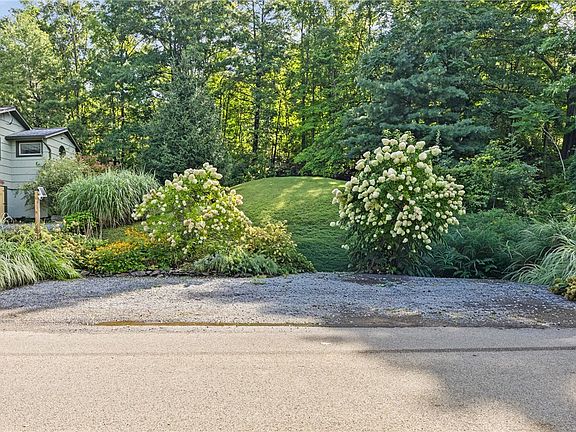 5th image of 639 E Lake Rd