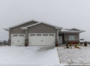 4805 Wild Flower Ln, Cedar Falls, IA 50613