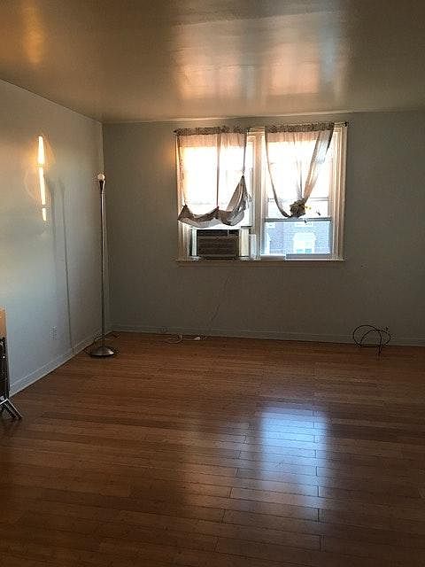 1st image of 2201 Glenview St Floor 2